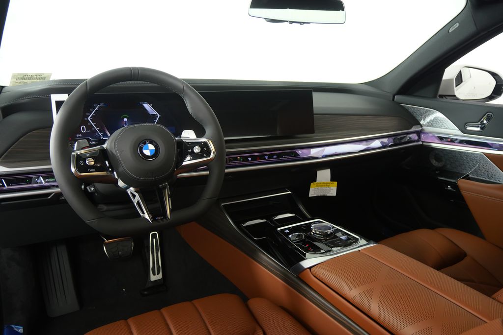 Thumbnail: 2025 BMW 7 Series - 19