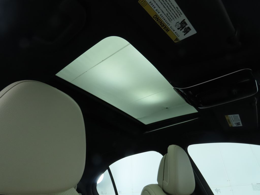 Thumbnail: 2025 Mercedes-Benz C-Class - 18