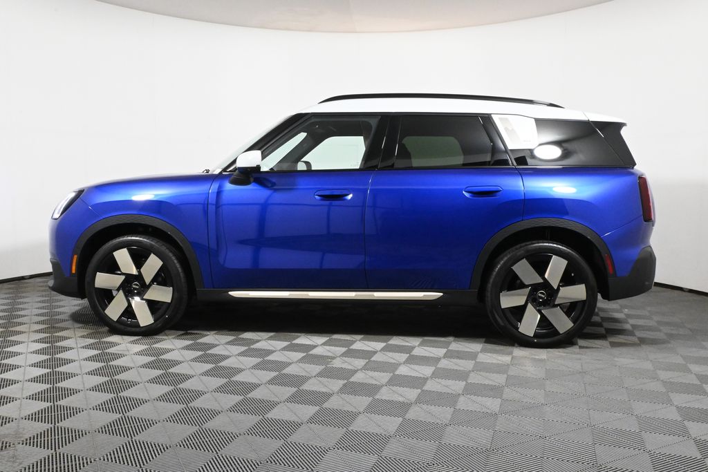 2025 MINI Cooper Countryman Base 2