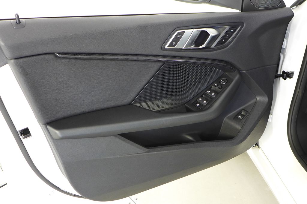 Thumbnail: 2023 BMW 2 Series - 11