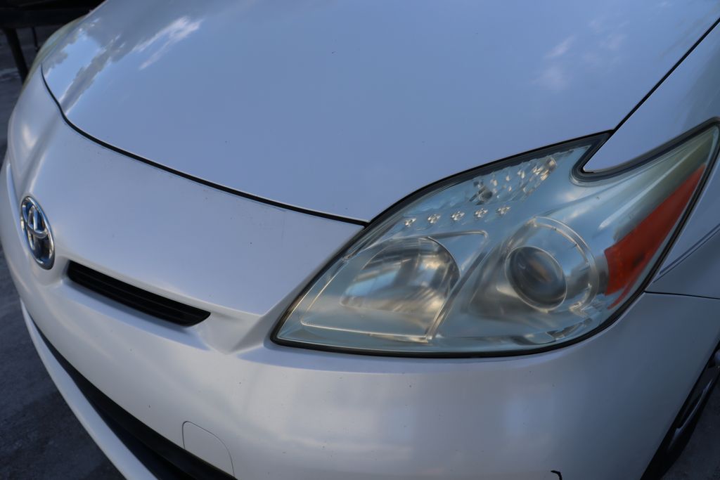 Thumbnail: 2015 Toyota Prius - 3