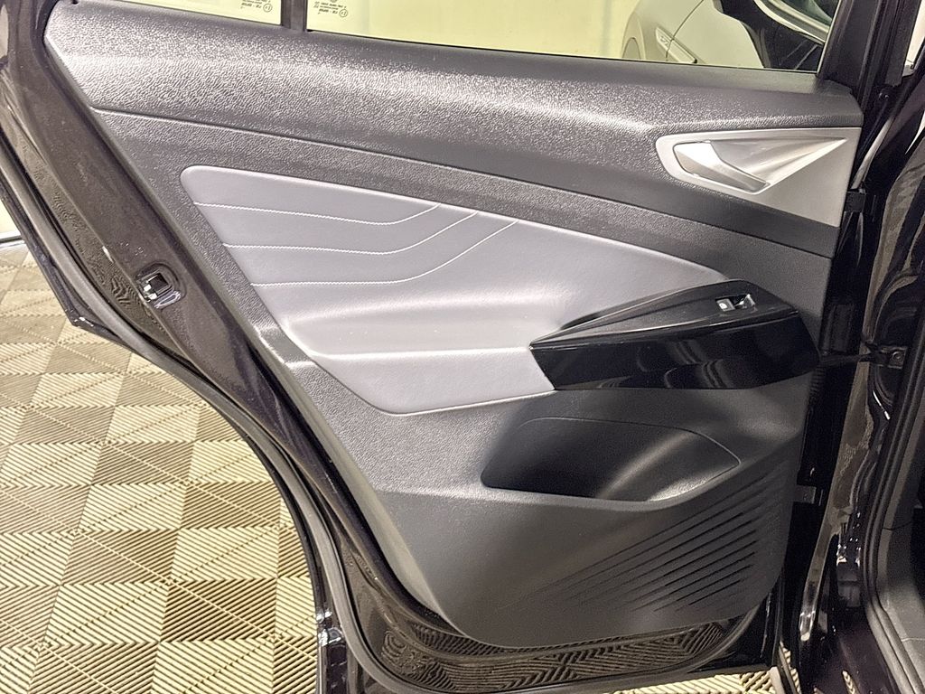2023 Volkswagen ID.4 Pro S Plus