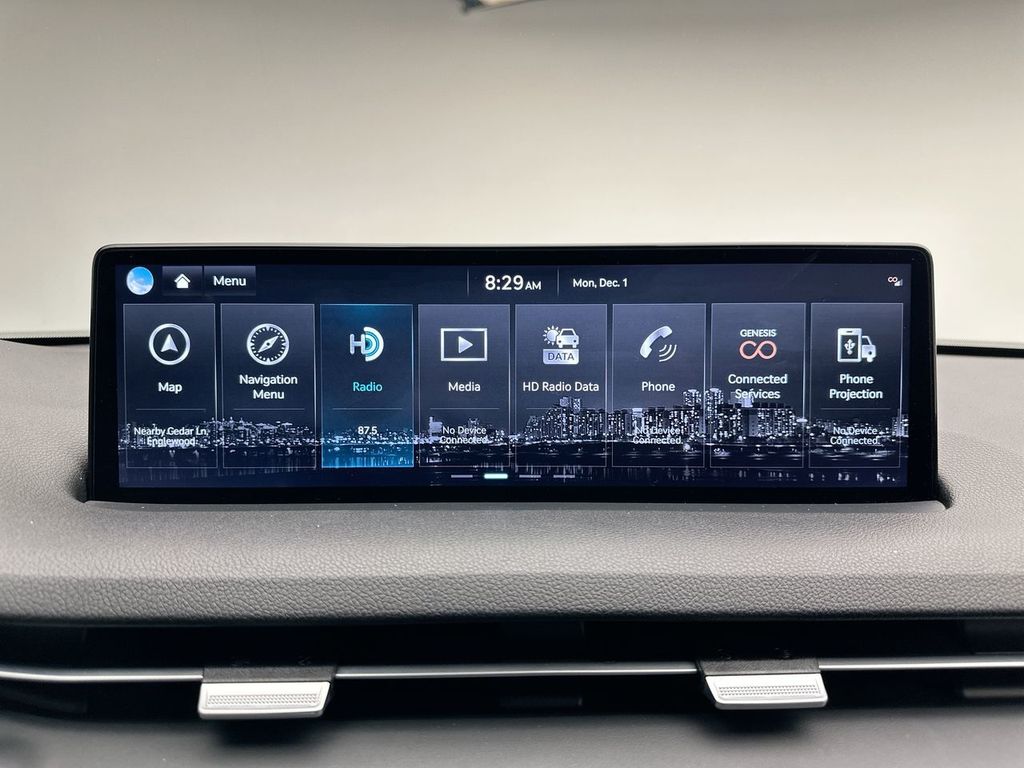 Thumbnail: 2023 Genesis GV70 - 14