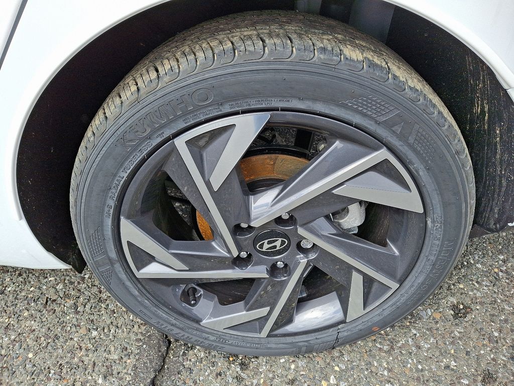 2025 Hyundai Elantra Sport 5