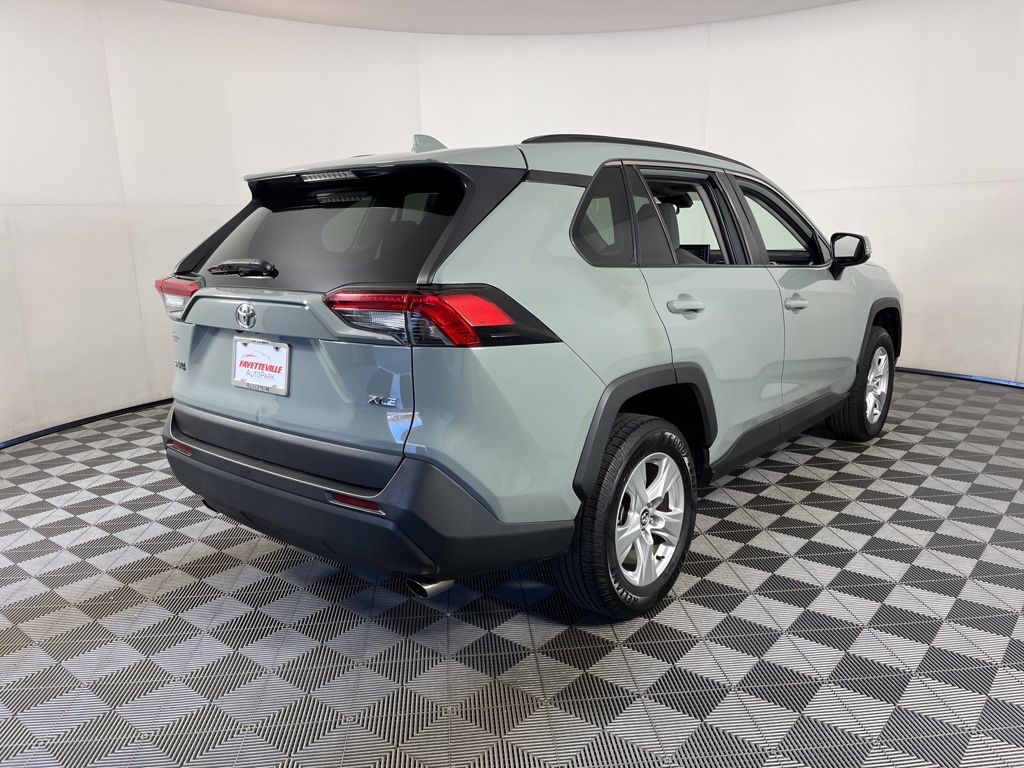 Thumbnail: 2020 Toyota RAV4 - 15