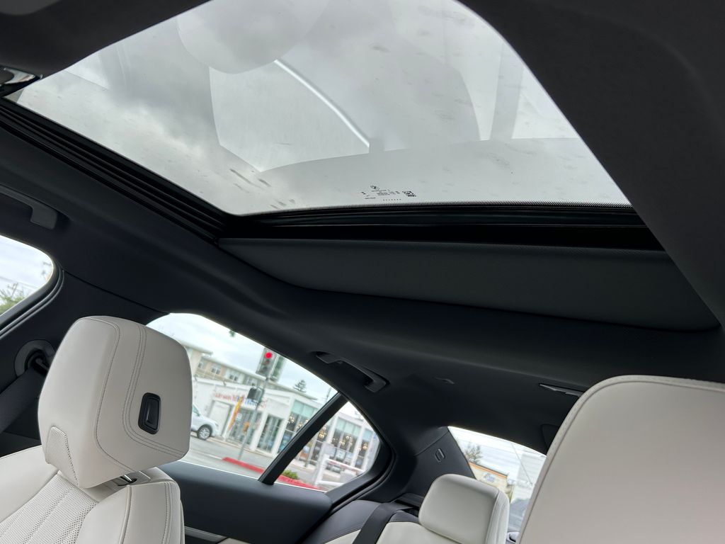 Thumbnail: 2026 BMW i5 - 16