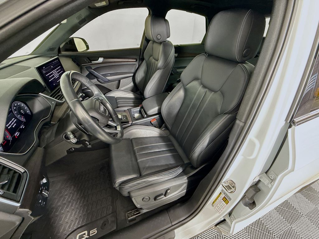 Thumbnail: 2022 Audi Q5 - 22