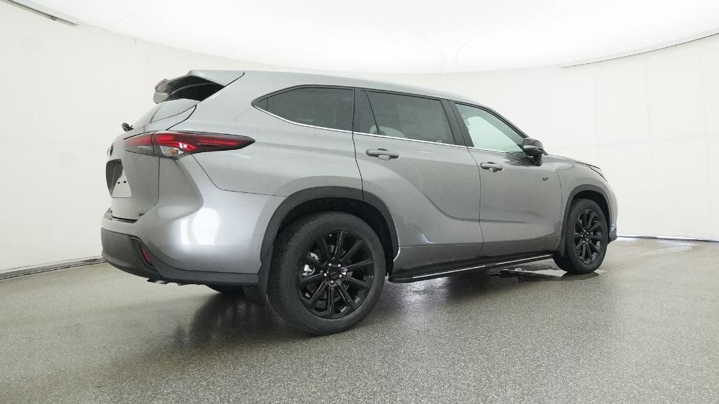 Thumbnail: 2025 Toyota Highlander - 23
