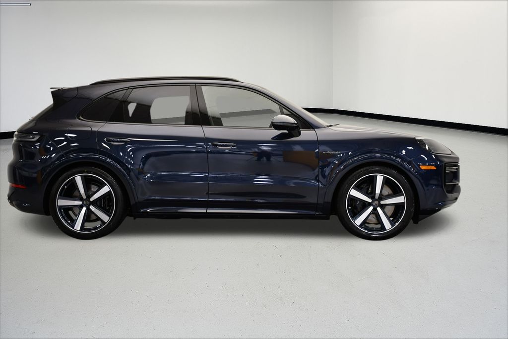 Thumbnail: 2026 Porsche Cayenne - 8