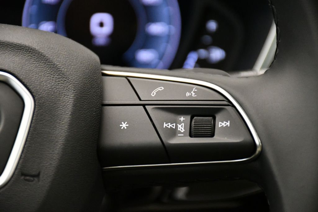 2025 Audi Q3  25