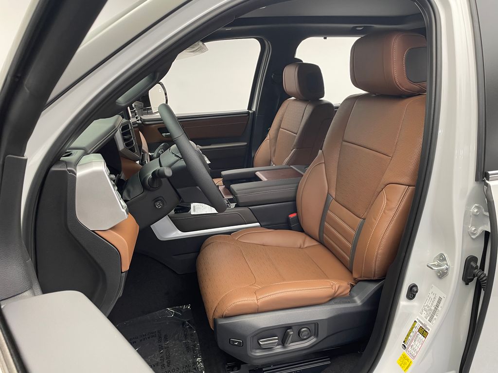 Thumbnail: 2025 Toyota Tundra - 14