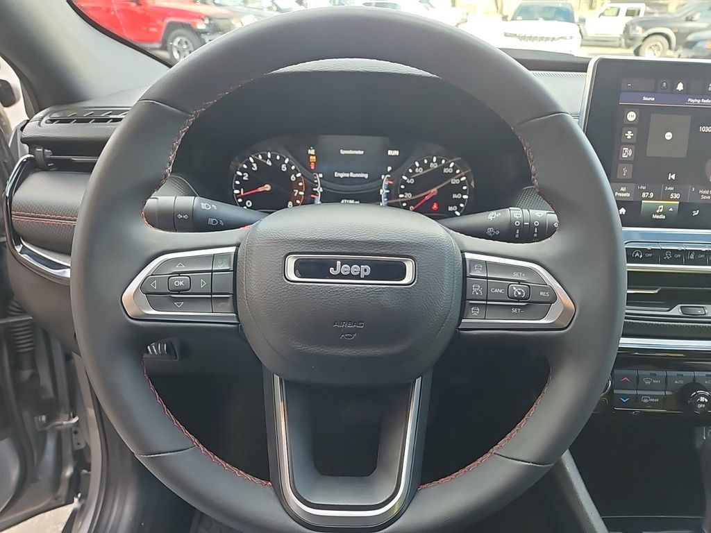 2023 Jeep Compass Trailhawk photo