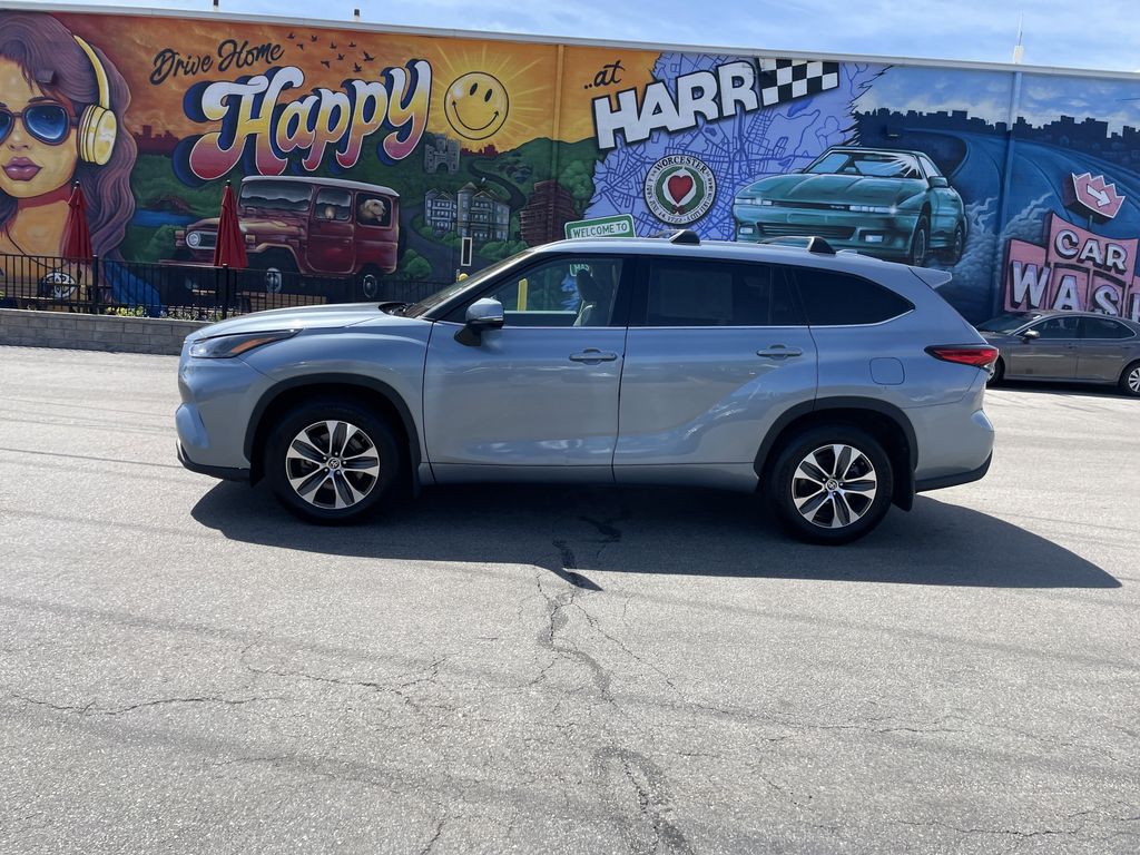 Used 2022 Toyota Highlander SUV