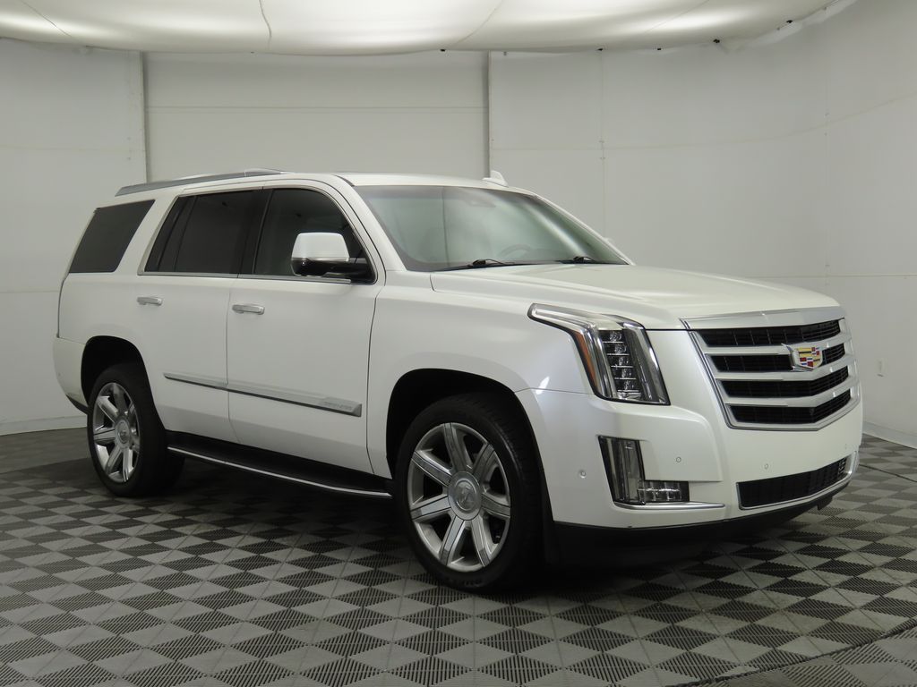 2017 Cadillac Escalade Luxury 3