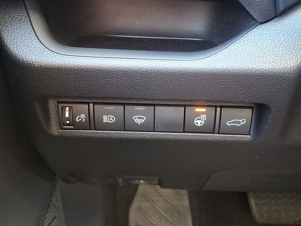 Thumbnail: 2020 Toyota RAV4 - 24