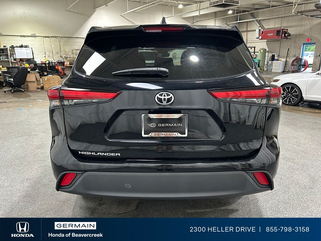 Used 2020 Black Toyota XLE image 7