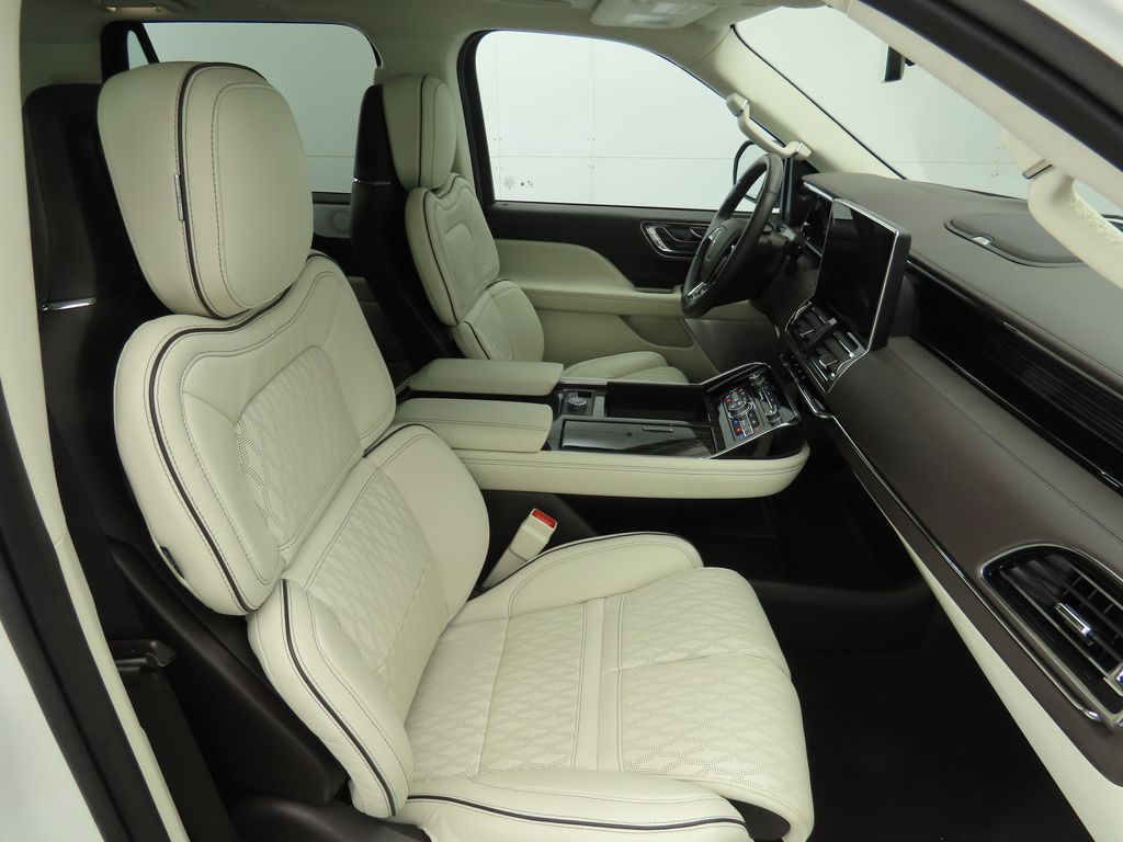 2024 Lincoln Navigator Black Label 21