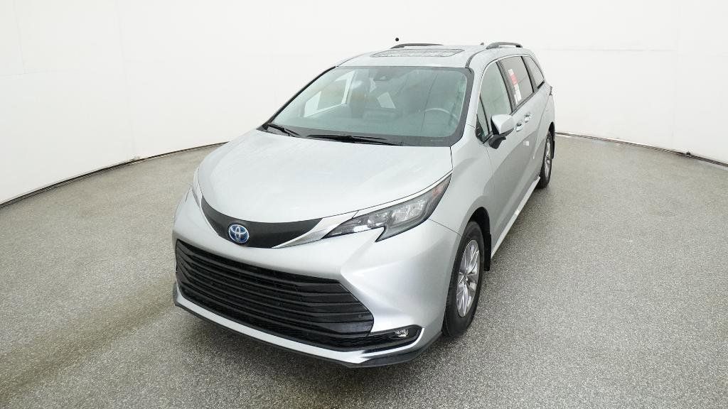 Thumbnail: 2025 Toyota Sienna - 21