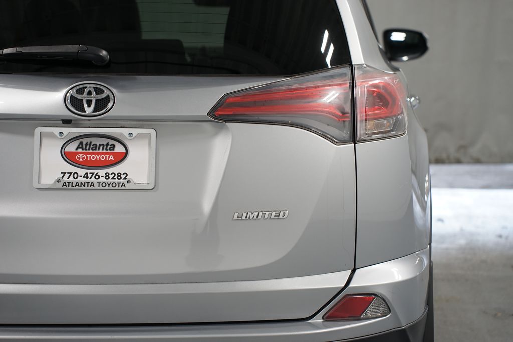 Thumbnail: 2017 Toyota RAV4 - 10