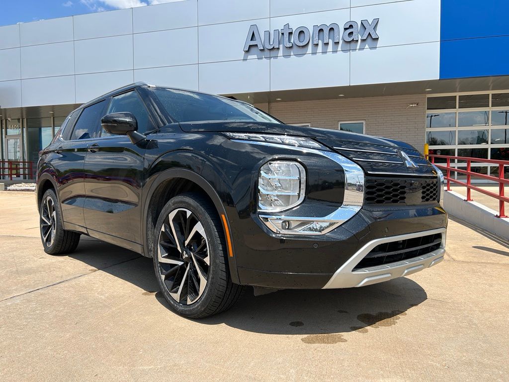 Black 2024 Mitsubishi Outlander SUV / Crossover  Continuously Variable Transmission