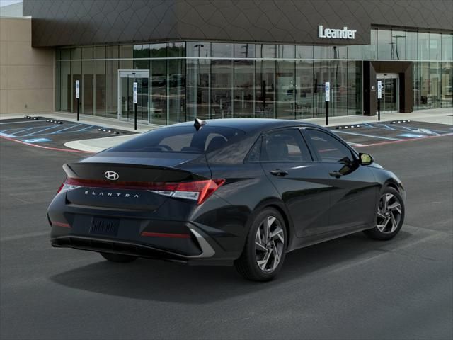 2025 Hyundai Elantra Sport 4