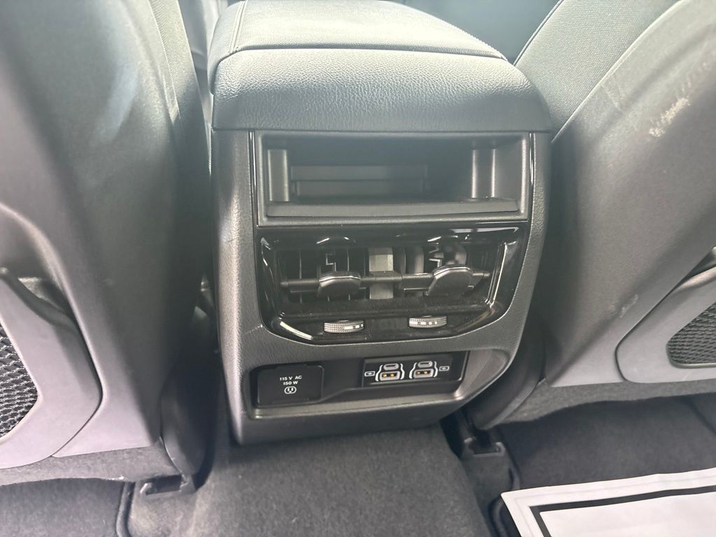 Used 2025 Jeep Grand Cherokee SUV