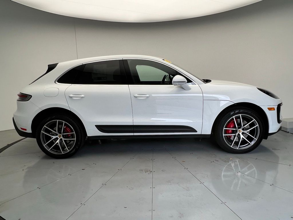 2022 Porsche Macan S 23