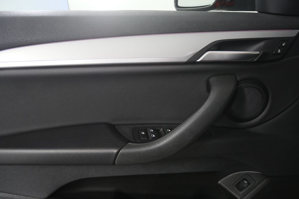 Thumbnail: 2023 BMW X2 - 8