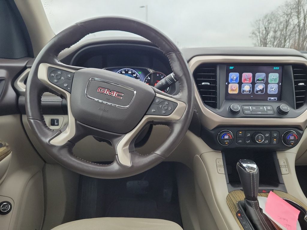 2017 GMC Acadia Denali 9