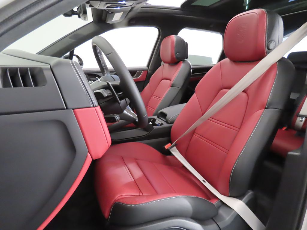 Thumbnail: 2025 Porsche Cayenne - 5