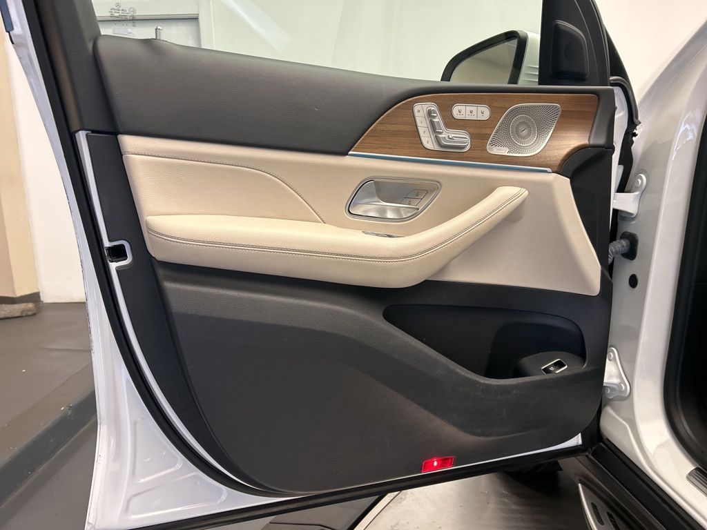 Thumbnail: 2023 Mercedes-Benz GLE - 11