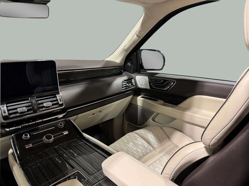 Certified Used 2021 Pristine White Lincoln Black Label image 23