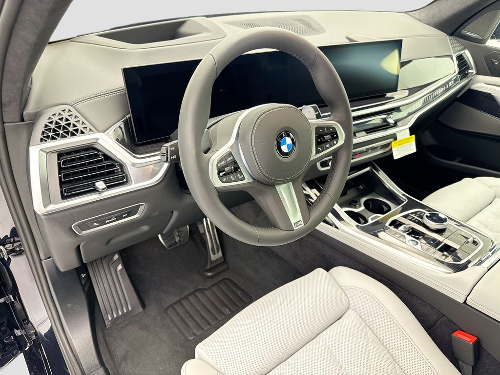 Thumbnail: 2027 BMW X7 - 9