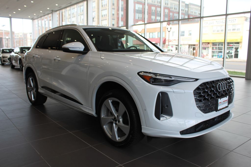 2025 Audi New Q5 Premium Plus's photo