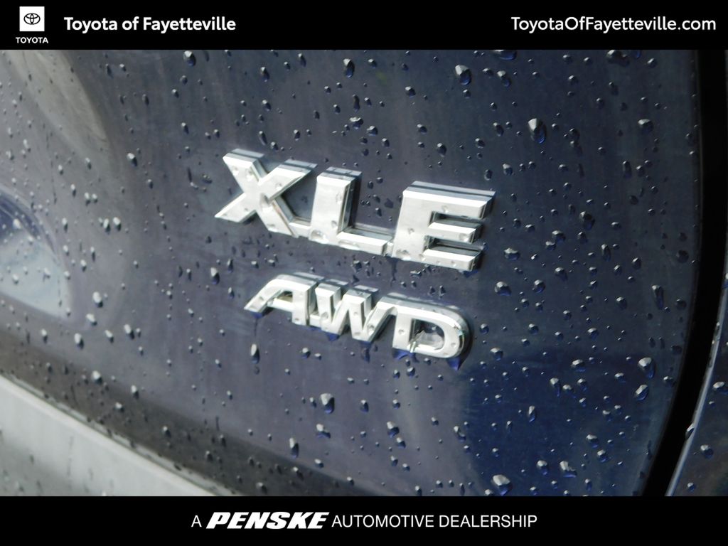 2020 Toyota RAV4 XLE 8