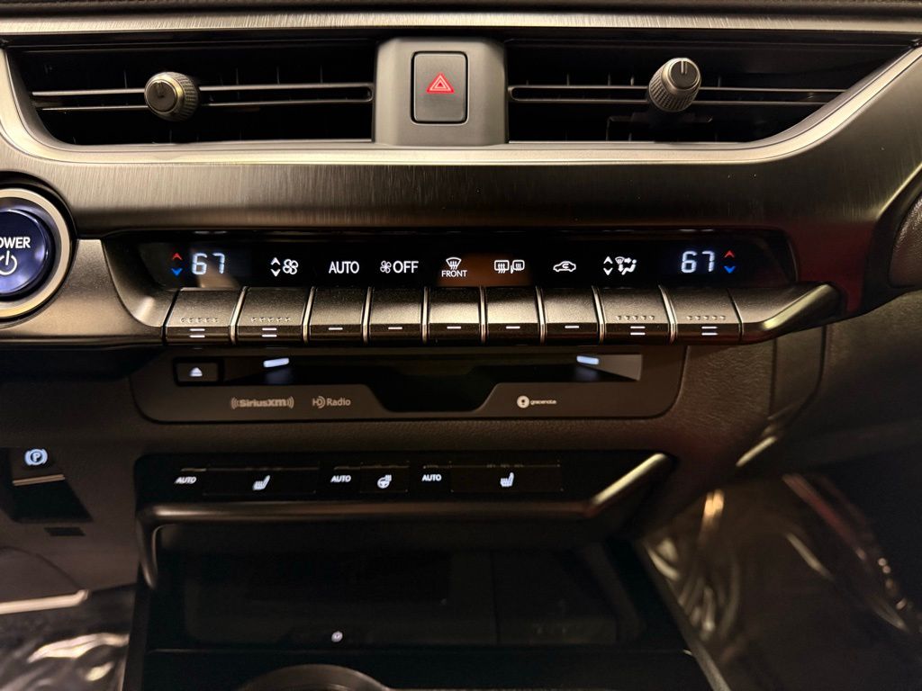 2021 Lexus UX 250h 18