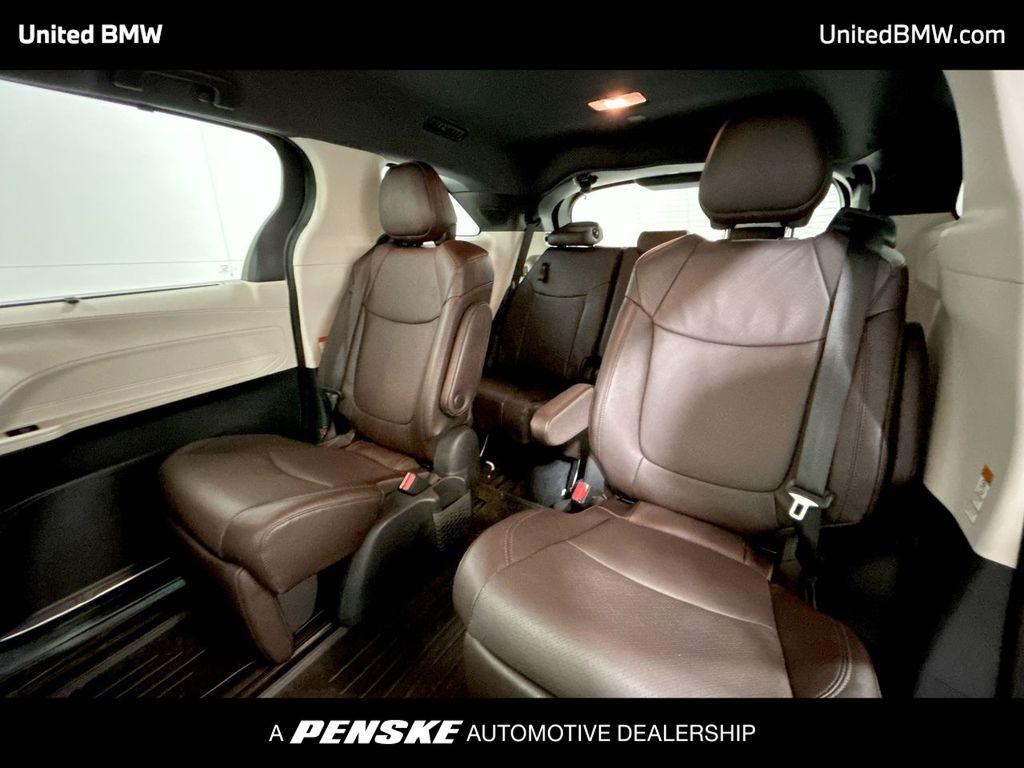 2023 Toyota Sienna Platinum 21