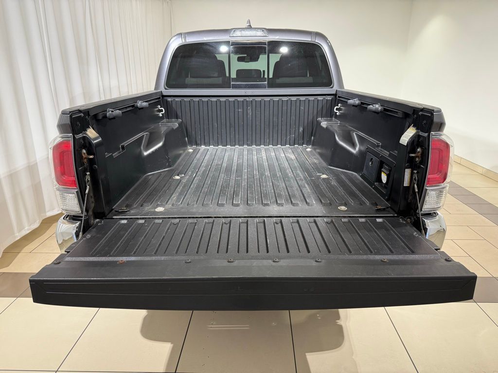 Thumbnail: 2021 Toyota Tacoma - 11