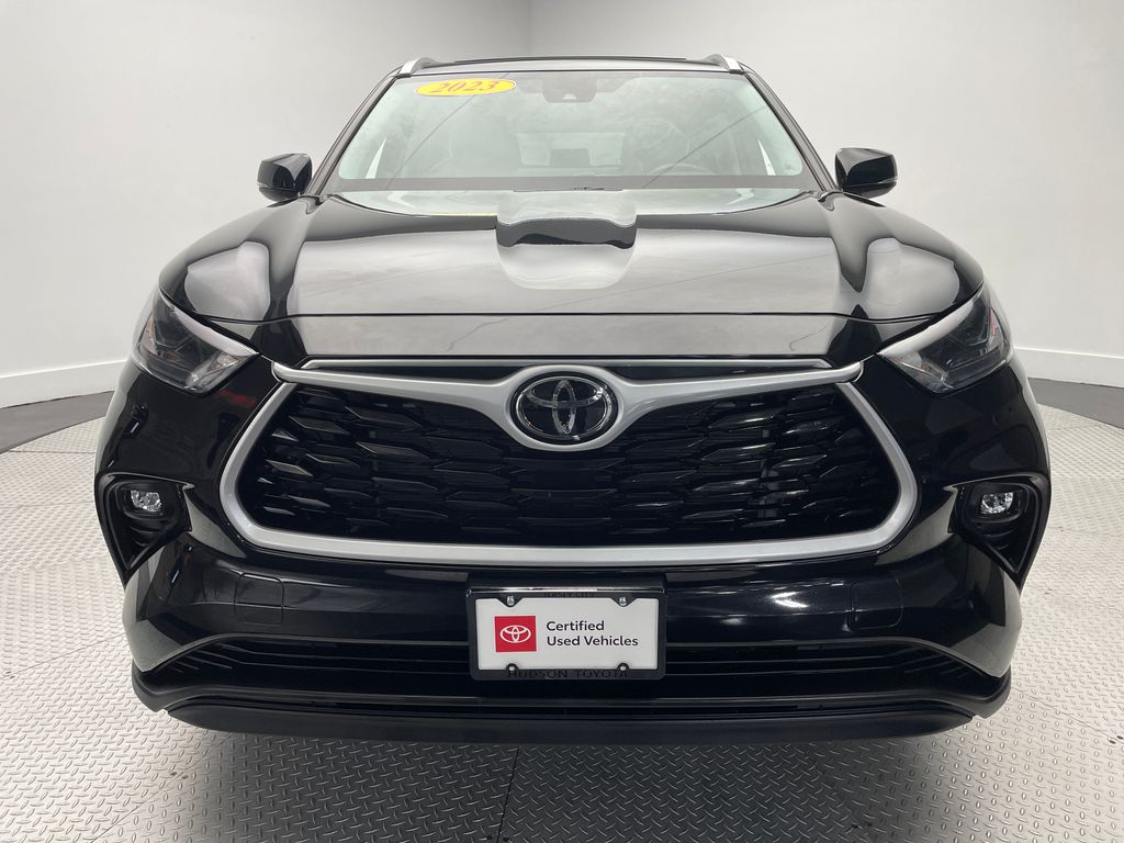 Thumbnail: 2023 Toyota Highlander - 2