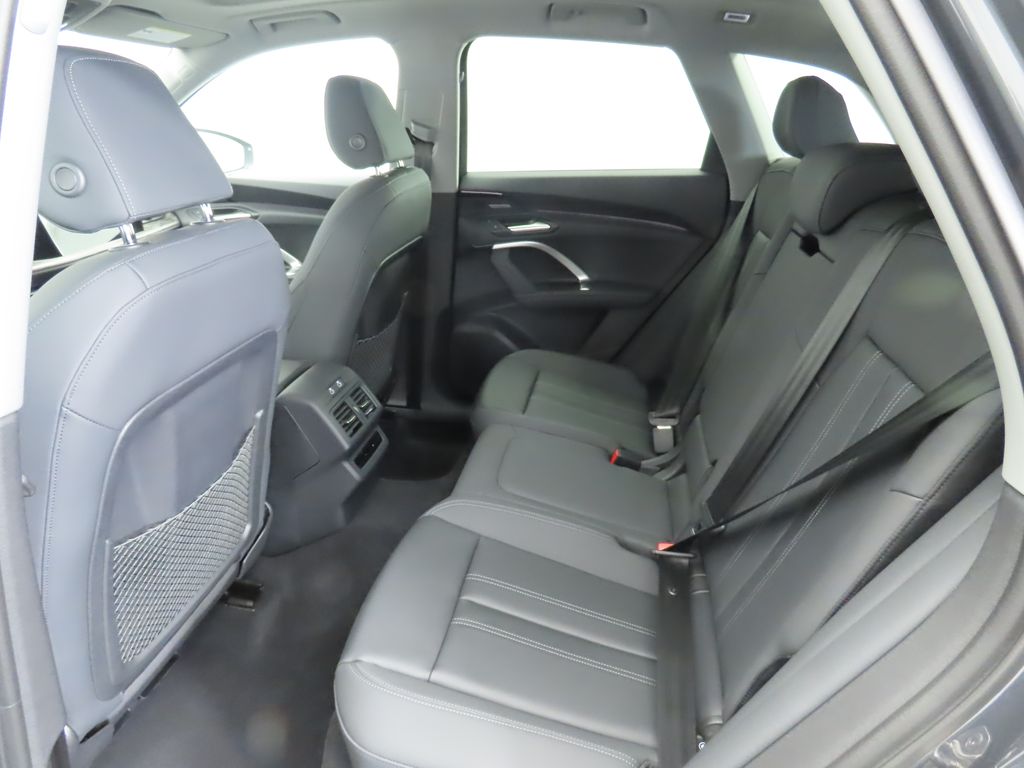 Thumbnail: 2025 Audi Q5 - 23