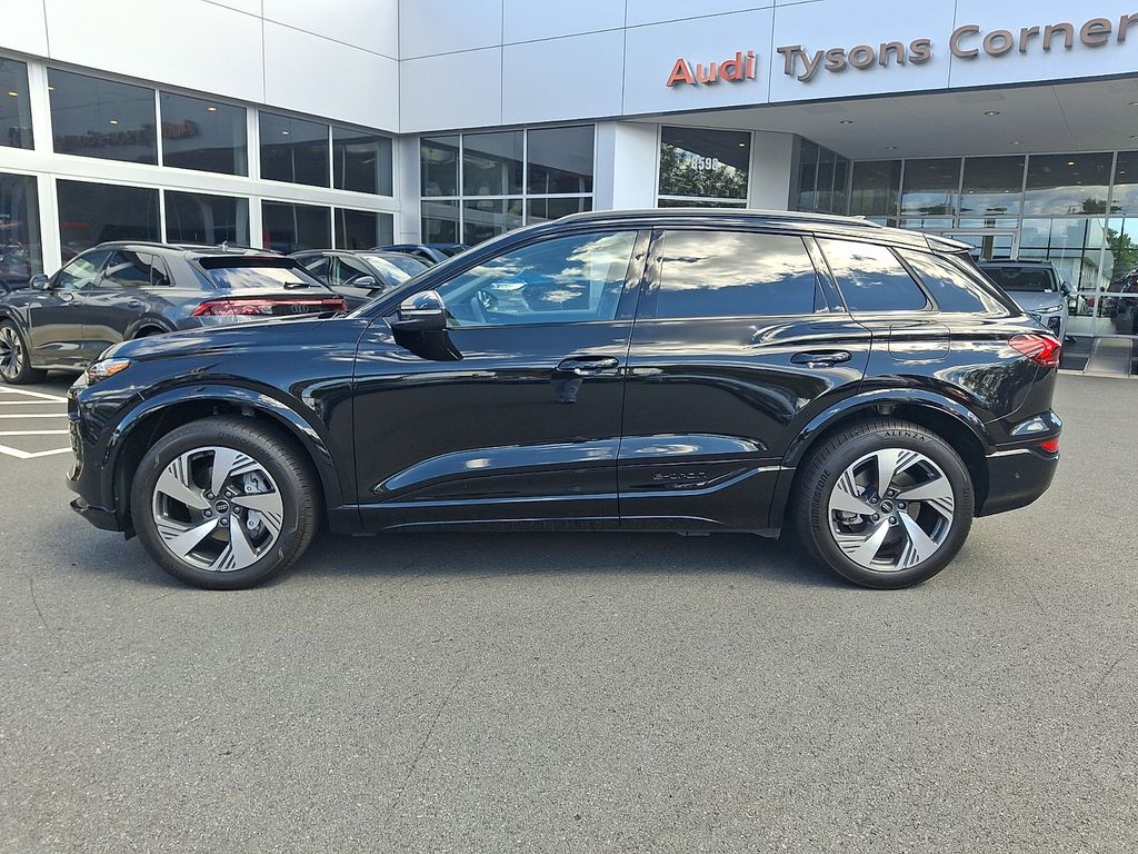Thumbnail: 2025 Audi Q6 e-tron - 6