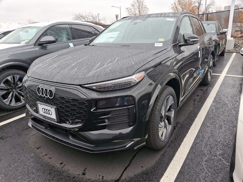 2025 Audi e-tron Premium -
                Vienna, VA