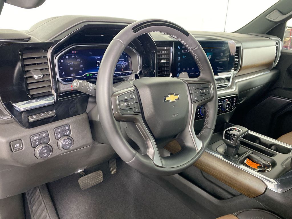 2024 Chevrolet Silverado 1500 High Country 10