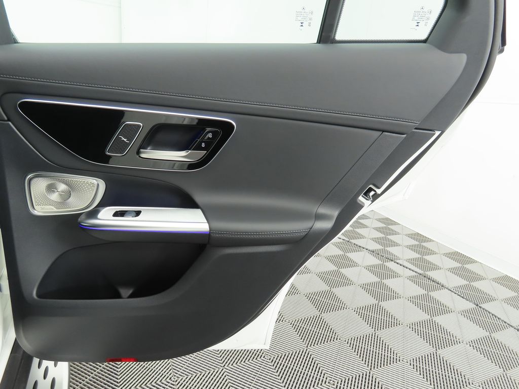 Thumbnail: 2025 Mercedes-Benz GLC - 27