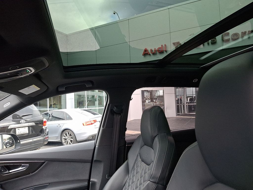 Thumbnail: 2023 Audi SQ7 - 14