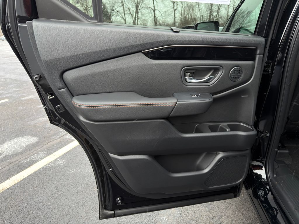 Thumbnail: 2026 Honda Pilot - 20