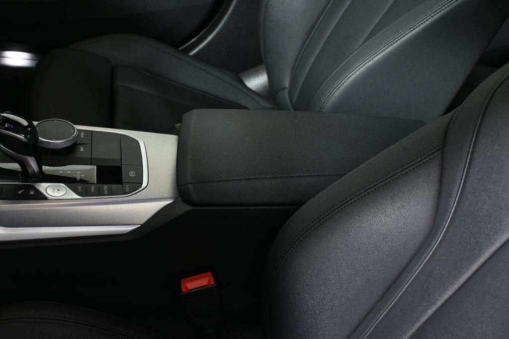 Thumbnail: 2021 BMW 3 Series - 25