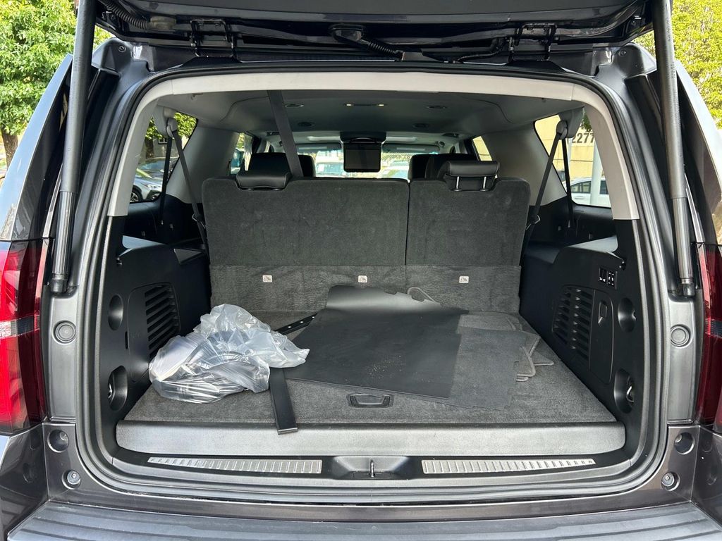 Thumbnail: 2018 Chevrolet Suburban - 23