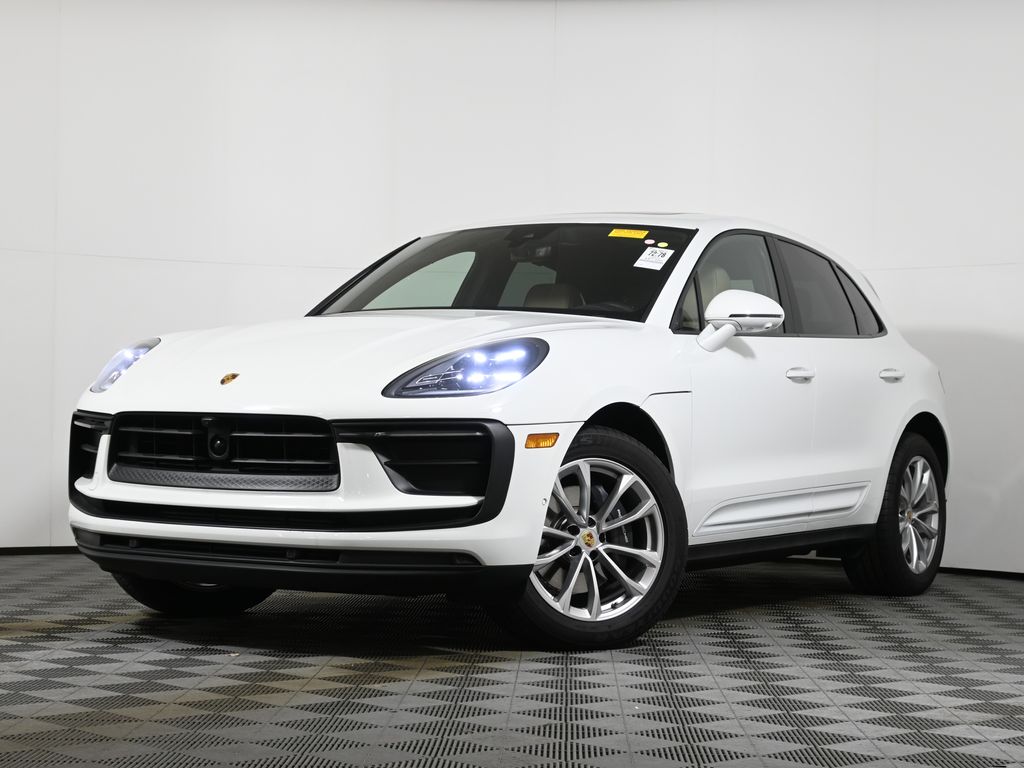 Thumbnail: 2025 Porsche Macan - 1