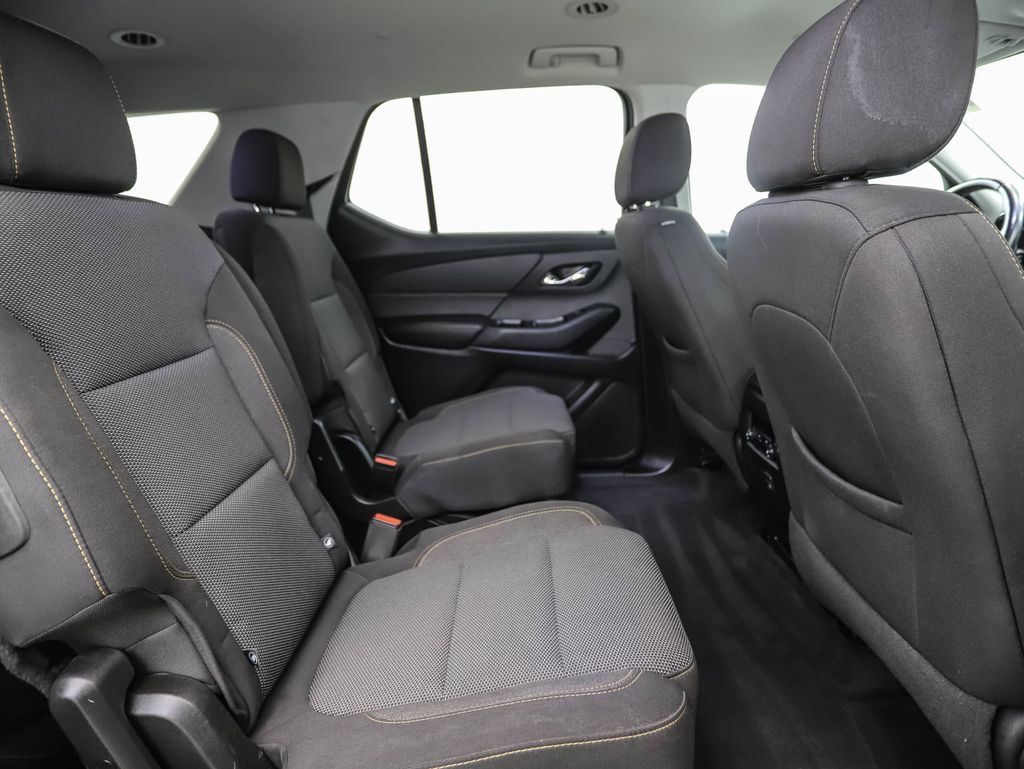 Thumbnail: 2020 Chevrolet Traverse - 27